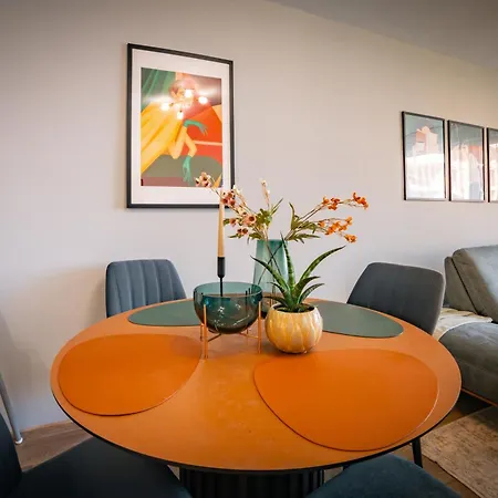 Trinavis Boutique Apartments, Own Private Parking, Center, Entire *