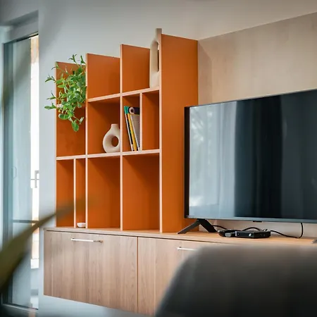 Trinavis Boutique Apartments, Own Private Parking, Center, Entire *