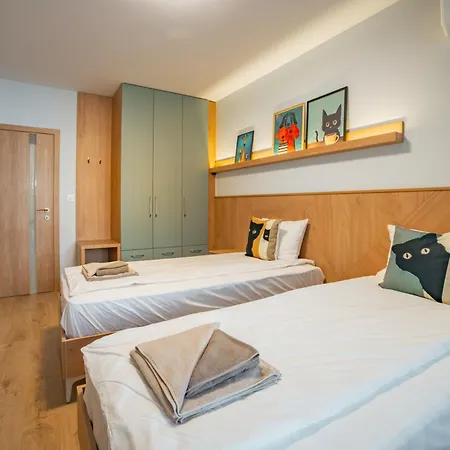 Trinavis Boutique Apartments, Own Private Parking, Center, Entire Apartment