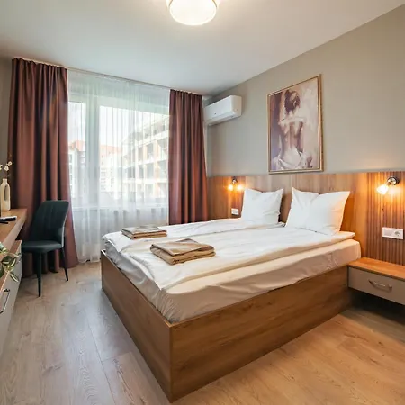 Trinavis Boutique Apartments, Own Private Parking, Center, Entire Wielkie Tyrnowo