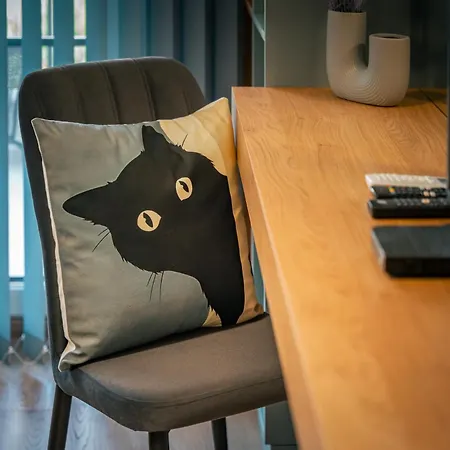 Trinavis Boutique Apartments, Own Private Parking, Center, Entire Apartment *