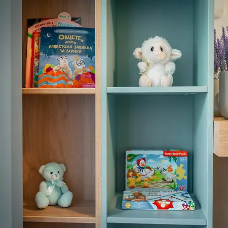 Trinavis Boutique Apartments, Own Private Parking, Center, Entire Veliko Tarnovo