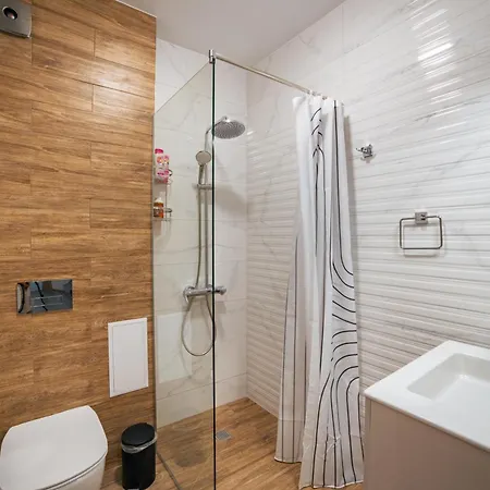 Trinavis Boutique Apartments, Own Private Parking, Center, Entire Apartment *