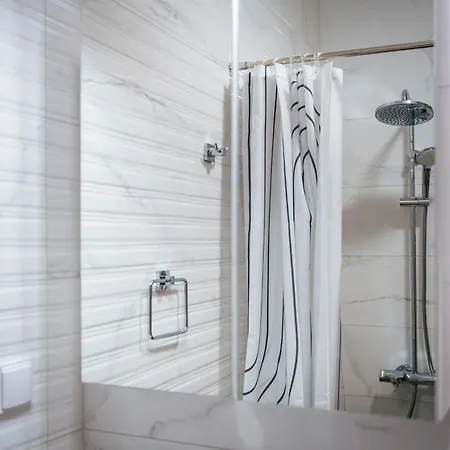 Trinavis Boutique Apartments, Own Private Parking, Center, Entire Apartment