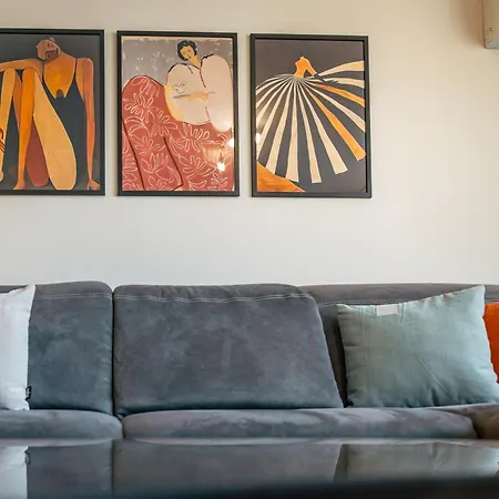 Trinavis Boutique Apartments, Own Private Parking, Center, Entire Apartment