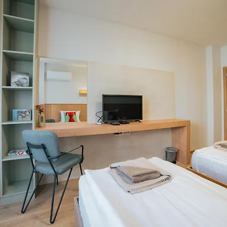 Trinavis Boutique Apartments, Own Private Parking, Center, Entire Apartment *