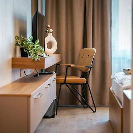 Trinavis Boutique Apartments, Own Private Parking, Center, Entire *