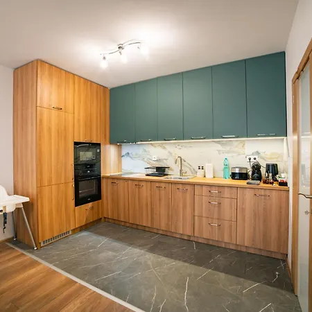 Trinavis Boutique Apartments, Own Private Parking, Center, Entire Apartment Veliko Tarnovo