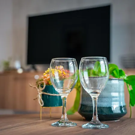 Trinavis Boutique Apartments, Own Private Parking, Center, Entire *