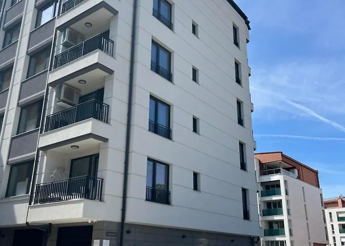 Apartament Trinavis Boutique Apartments, Own Private Parking, Center, Entire Veliko Tărnovo