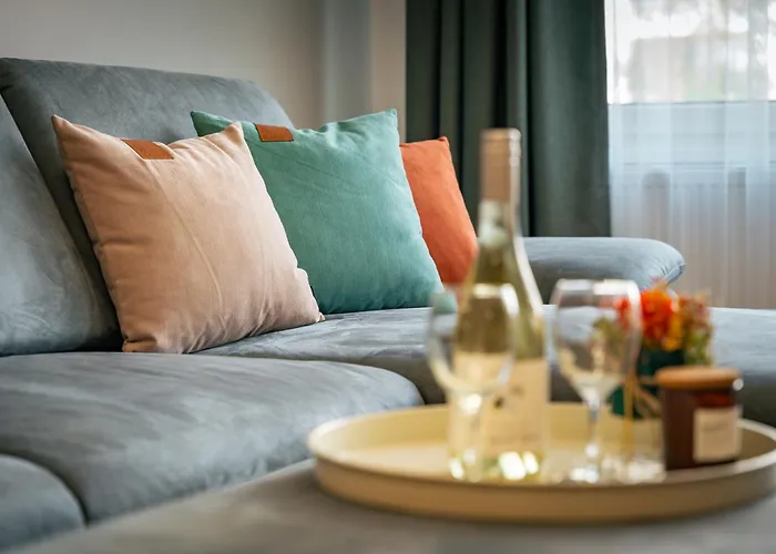 Trinavis Boutique Apartments, Own Private Parking, Center, Entire