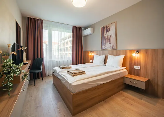 Trinavis Boutique Apartments, Own Private Parking, Center, Entire Veliko Tărnovo