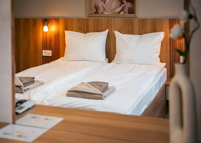 Trinavis Boutique Apartments, Own Private Parking, Center, Entire