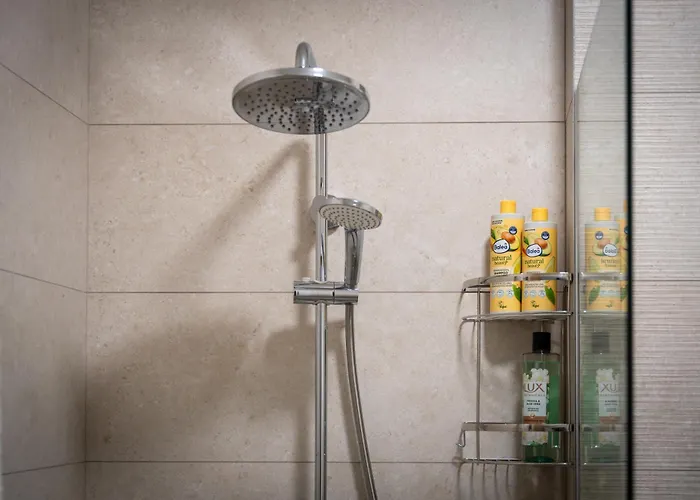 Trinavis Boutique Apartments, Own Private Parking, Center, Entire *