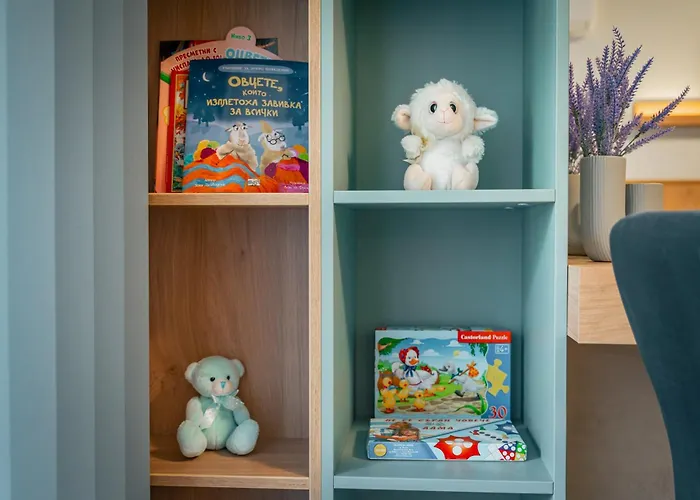 Trinavis Boutique Apartments, Own Private Parking, Center, Entire Veliko Tarnovo