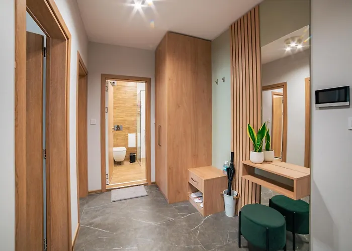 Trinavis Boutique Apartments, Own Private Parking, Center, Entire Apartment *