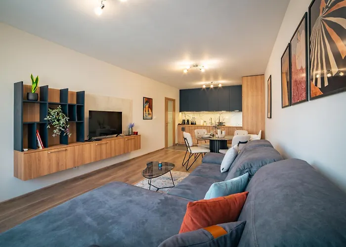 Trinavis Boutique Apartments, Own Private Parking, Center, Entire * Veliko Tărnovo