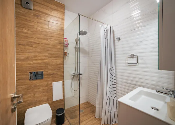 Trinavis Boutique Apartments, Own Private Parking, Center, Entire Apartment *