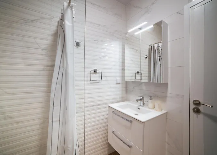 Trinavis Boutique Apartments, Own Private Parking, Center, Entire Apartament