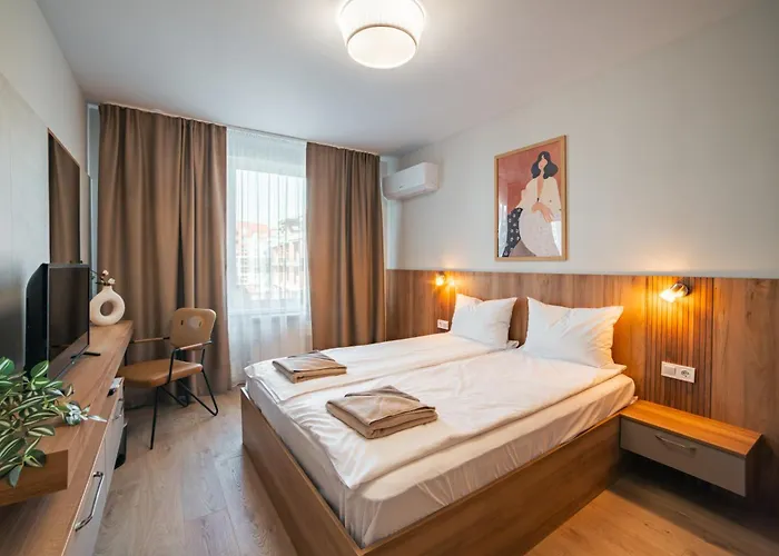 Trinavis Boutique Apartments, Own Private Parking, Center, Entire