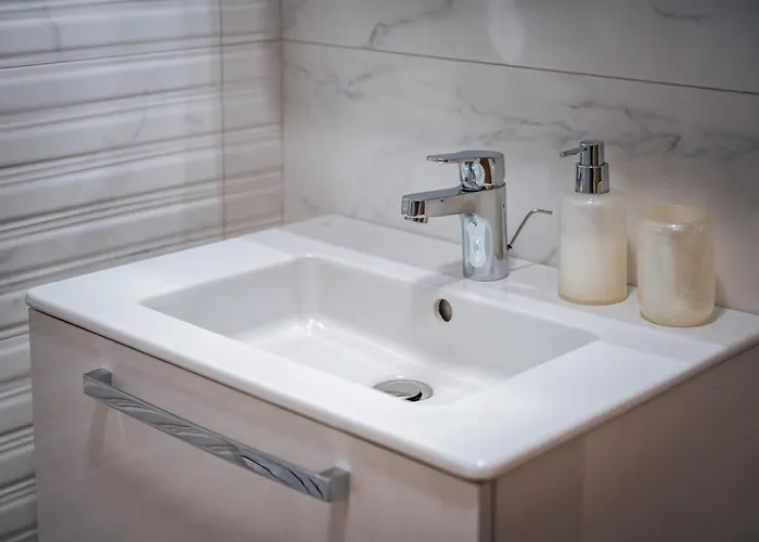 Trinavis Boutique Apartments, Own Private Parking, Center, Entire Apartament