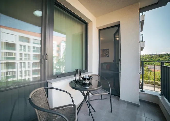 Trinavis Boutique Apartments, Own Private Parking, Center, Entire * Veliko Tarnovo