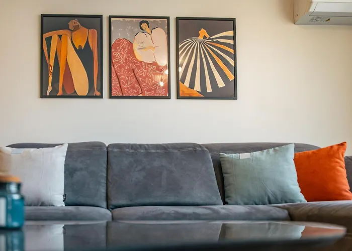 Trinavis Boutique Apartments, Own Private Parking, Center, Entire Apartment