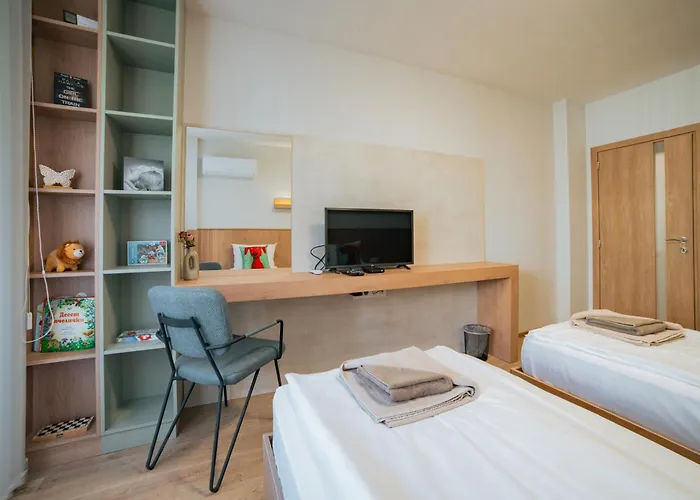 Trinavis Boutique Apartments, Own Private Parking, Center, Entire Apartment *