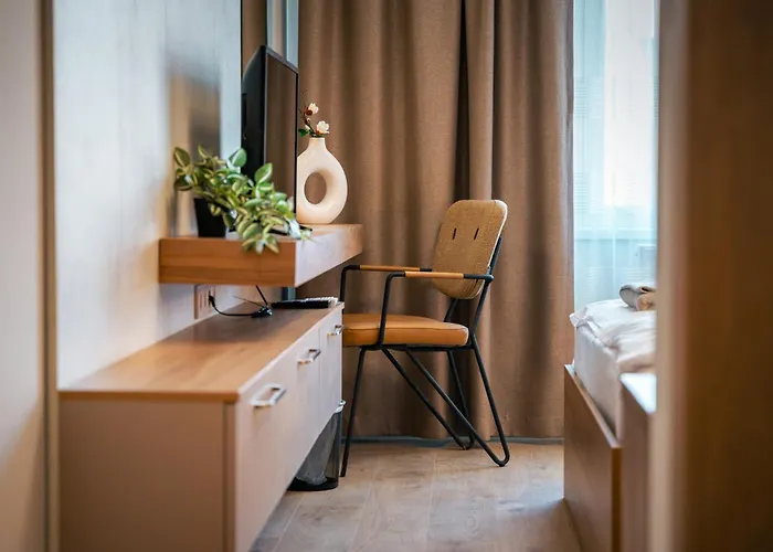 Trinavis Boutique Apartments, Own Private Parking, Center, Entire *