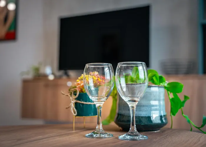 Trinavis Boutique Apartments, Own Private Parking, Center, Entire *